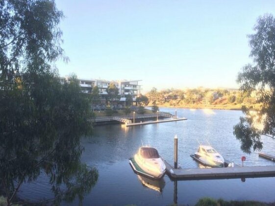 Marina View Apartment on the Maribyrnong River Melbourne - Photo3