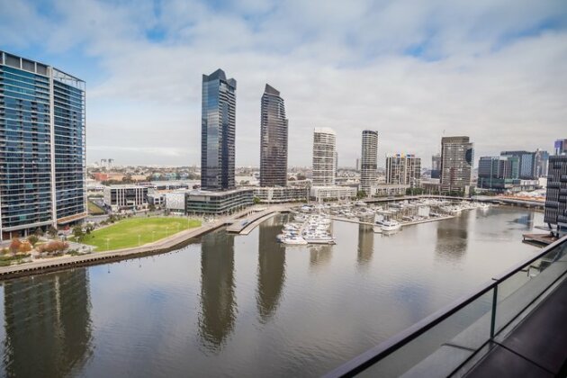 Melbourne Private Apartments - Collins Street Waterfront Docklands - Photo2