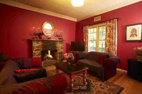 Merrow Cottages - Gatehouse - Photo5