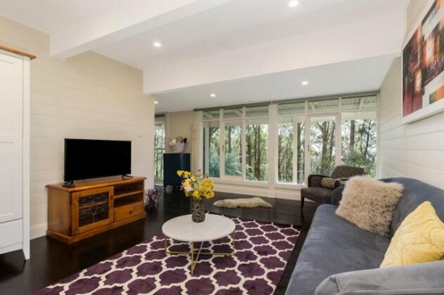 Olinda Forest Retreat with Spa - Photo4