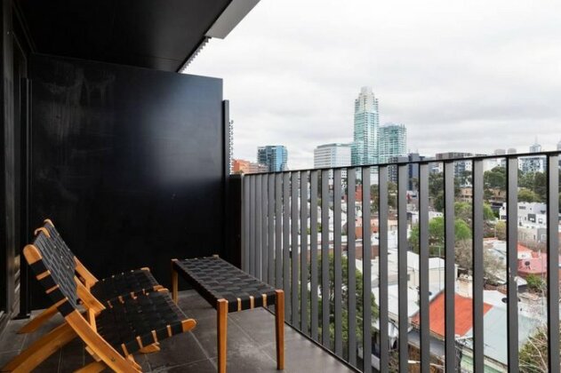 South Melb Apartment w/ Netflix Wifi + City Views