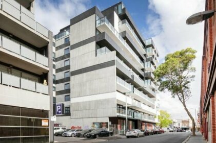 South Yarra City View Apartment with Amazon Alexa Spotify Netflix and WiFi