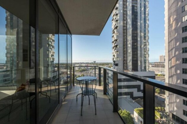 Southbank 2 Bed Apartment with View Next to Crown
