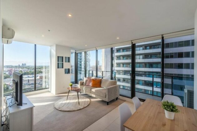 Southbank 2 Bed Apartment with View Next to Crown - Photo2