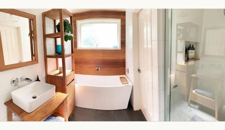 Steep Creek Retreat - Photo3