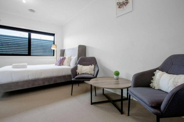 Stunning 3Beds near Knox Shopping Centro@Wantirna - Photo3