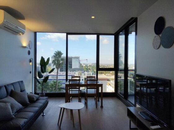 Stylish Modern Apartment with Stunning Views - Photo2
