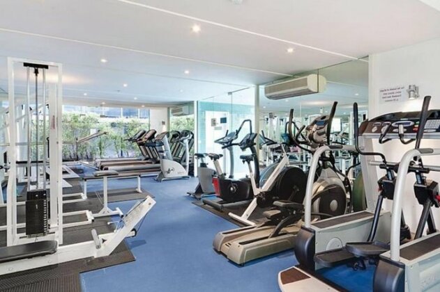 The Walkup Luxury Central 3BD Apartment+Gym+Pool - Photo4
