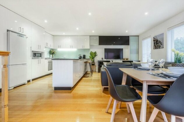 Tranquil Townhouse in Port Melbourne - Photo2