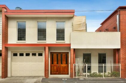 Tranquil Townhouse in Port Melbourne