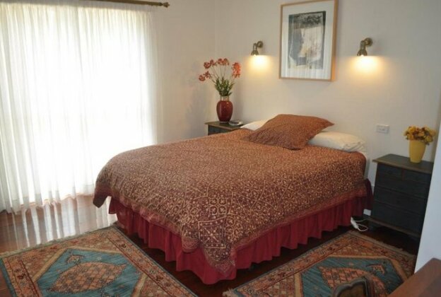 Captain's Cottage Bed & Breakfast - Photo2