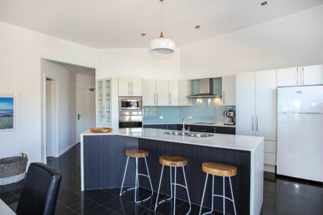 Beachfront Apartment 10 - Photo3