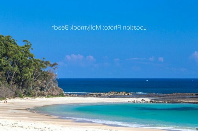 Beachfront Apartment Unit 2 - Photo4