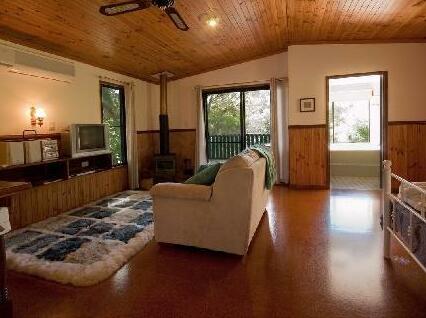 Montville Country Cabins - Photo4