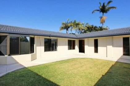 Parkway 45 - 4 BDRM Home in Mooloolaba