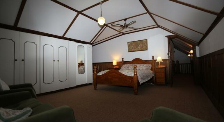 Colwyn House Bed & Breakfast & Stable Cottage - Photo2