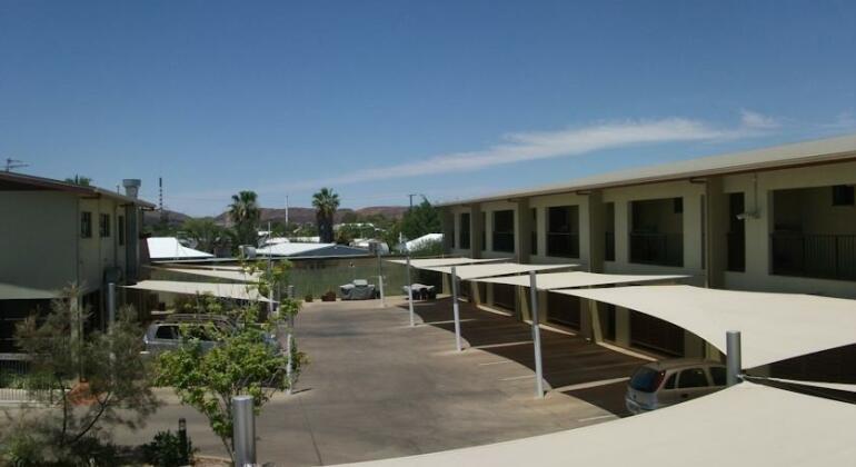 Spinifex Motel and Serviced Apartments - Photo2