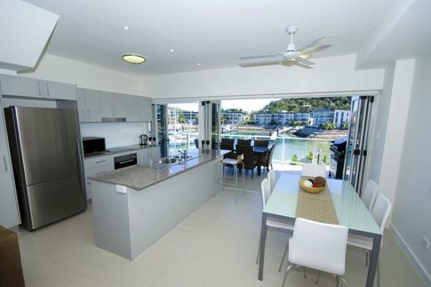 Beachside Magnetic Harbour Apartments - Photo3