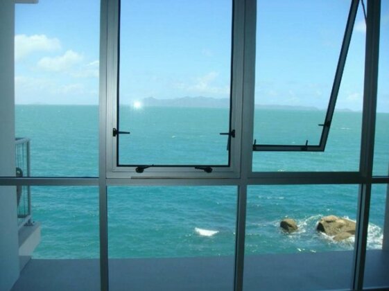 Best at Bright Point Absolute Waterfront 4 bedroom apartment - Photo2