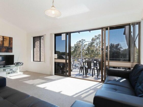6 'Tradewinds' 110 Victoria Parade - Excellent Cbd Location With Water Views - Photo5