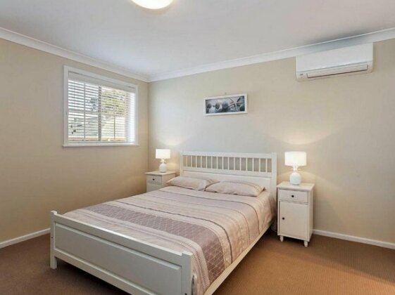Tomaree Townhouse' 5/26-28 Tomaree Street - large air conditioned townhouse & WIFI - Photo4