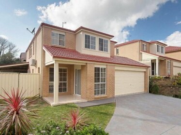 Tomaree Townhouse' 5/26-28 Tomaree Street - large air conditioned townhouse & WIFI