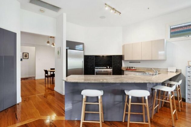 Newcastle Executive Homes - Cooks Hill Cottage - Photo4
