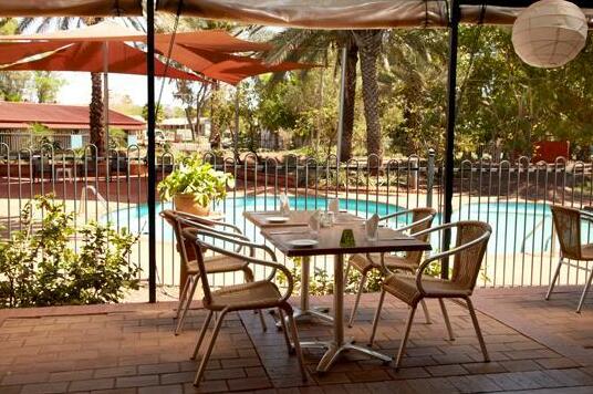 Seasons Hotel - Photo4