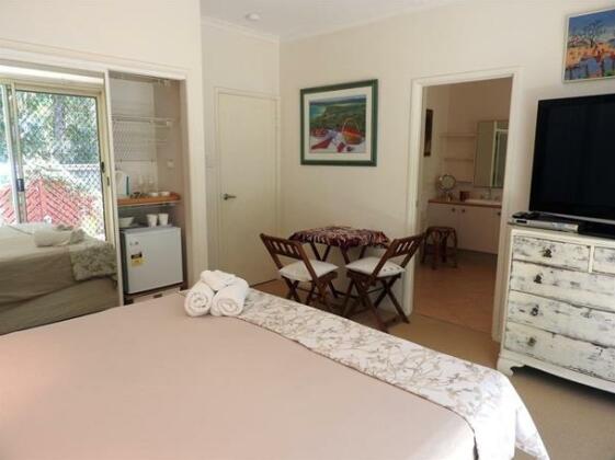 Howie's Place - Photo3