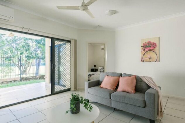Secure 2 bed unit in Gray - close Palmerston City - Photo3