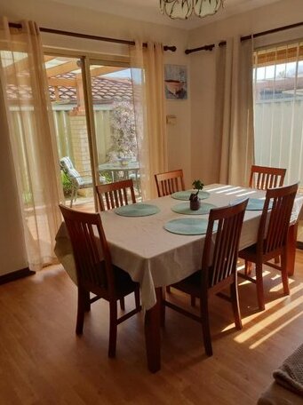 Beachside Retreat Perth - Photo5