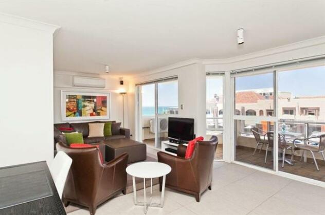 Cottesloe Beach Executive Apartment - Photo4