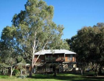 Currawong Farm Bed & Breakfast