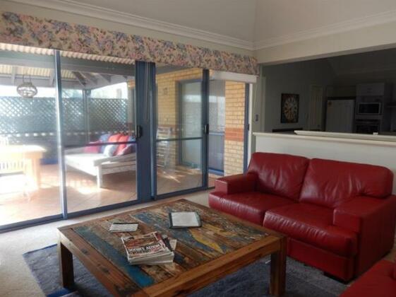 Manuel Towers Corporate Units - Photo3