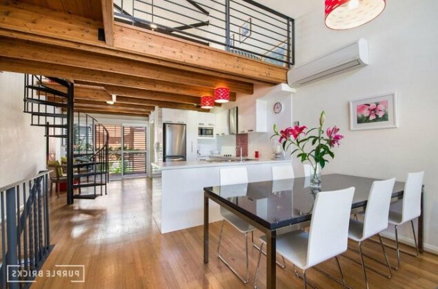 Spacious Central Townhouse - Photo2