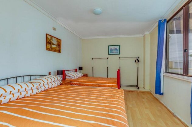 Spacious neat and convenient holiday home - Photo4