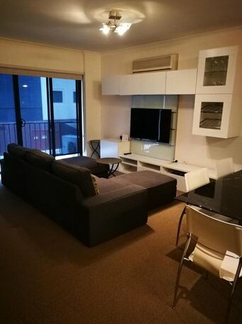 Superb 2 BR East Perth Apartment Location Comfort Space 1 - Photo2