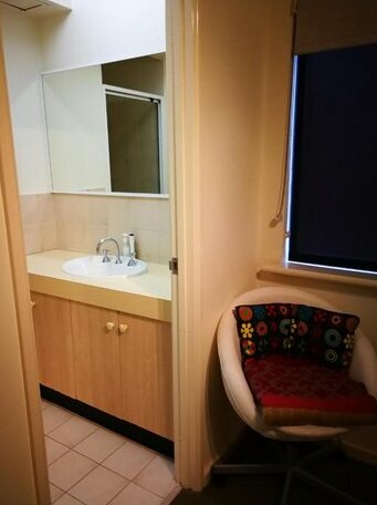 Superb 2 BR East Perth Apartment Location Comfort Space 1 - Photo3
