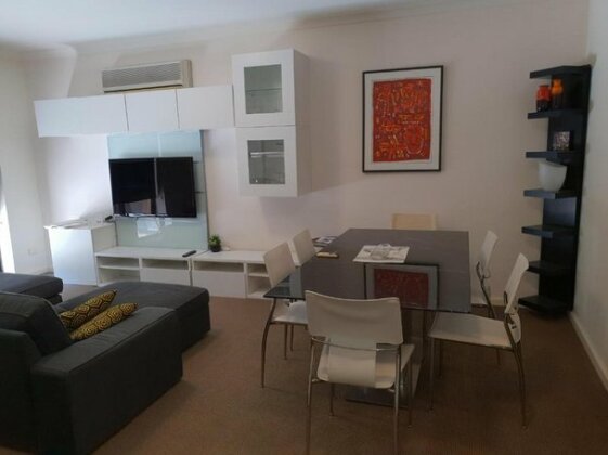Superb 2 BR East Perth Apartment Location Comfort Space 1 - Photo4