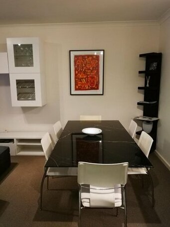 Superb 2 BR East Perth Apartment Location Comfort Space 1 - Photo5