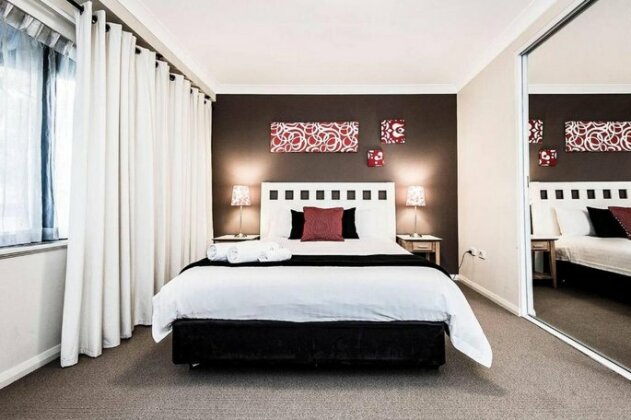 Two bedroom Apt next to Perth CBD with Parking - Photo2