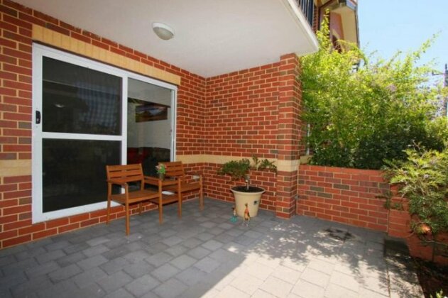 Vibrant home in Burswood with Netflix & Free Parking - Photo5