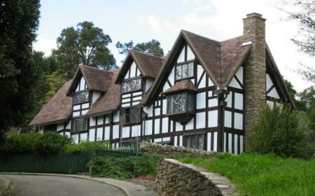 William Shakespeare's Bed and Breakfast Perth