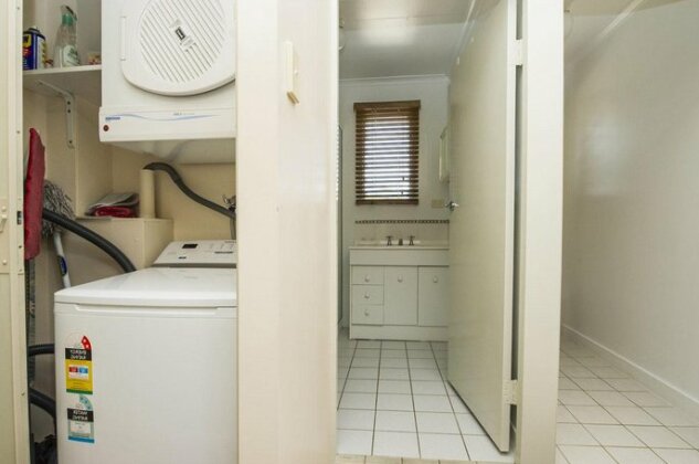 Picnic Bay Apartments Unit 3 - Photo4