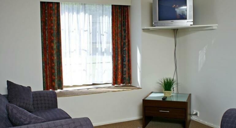 Fox and Hounds Inn Port Arthur - Photo4