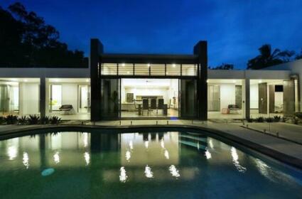 2 Andrews - Port Douglas