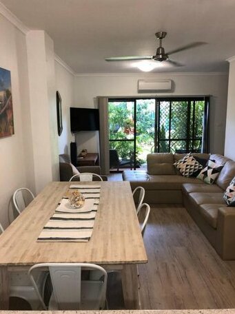 Balcony Apartment Port Douglas - Photo2