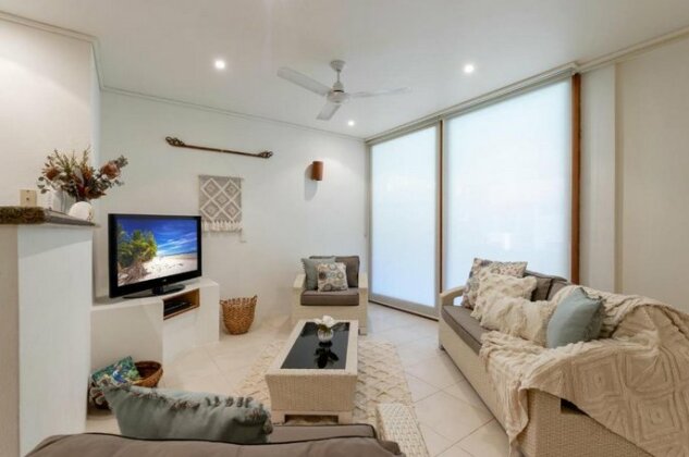Balinese Beachfront Villa - Photo2