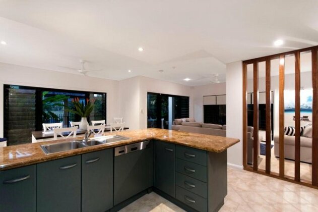 Catalina - Port Douglas - Photo5