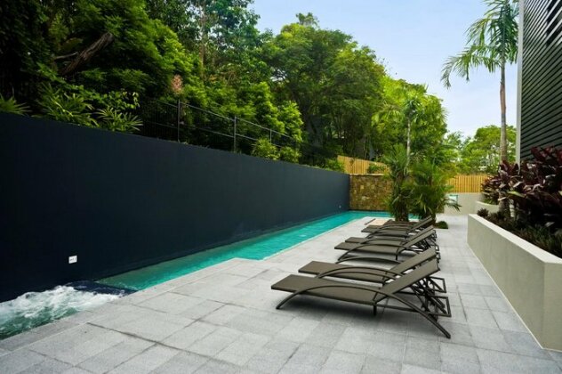Coconut Grove Apartments - Photo3